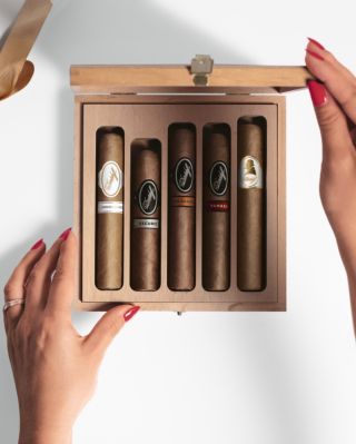✨ Davidoff Robusto Sampler – elegance, rozmanitost a mistrovství v jediné krabici ✨ Tahle sada patří mezi nejstylovější...