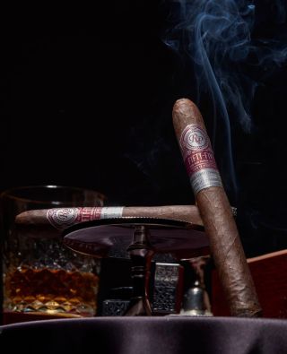 🎁🔥 Rocky Patel – Fifty Five 🔥🎁 Prémiový doutník z dílny Rocky Patel, který vznikl na oslavu 55. narozenin samotného...